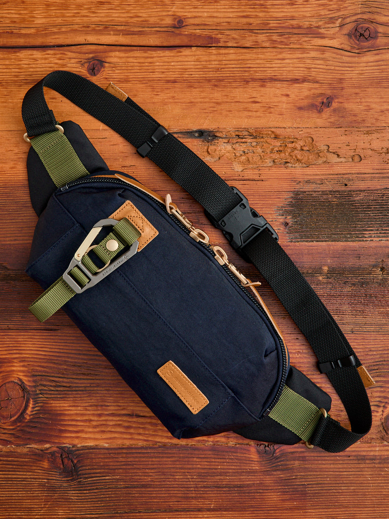 Link Waist Bag v2 in Navy