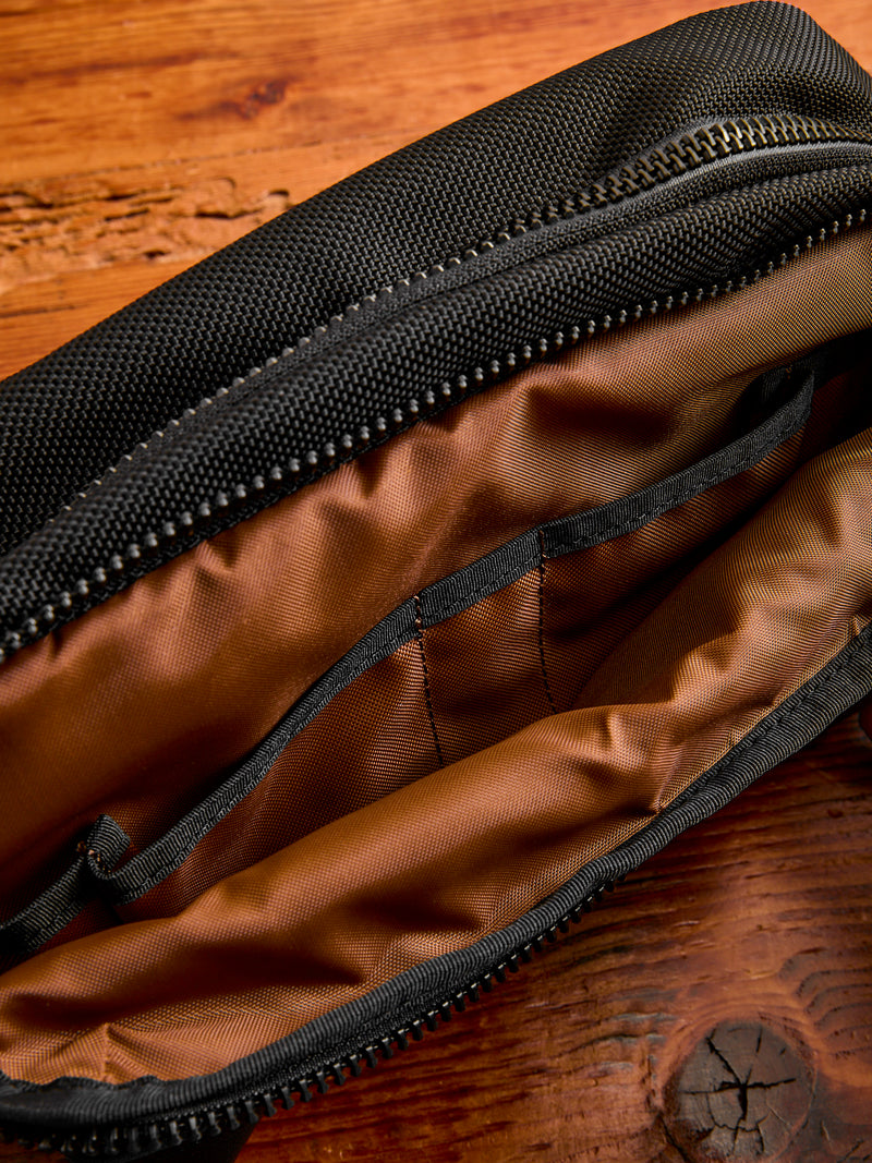 Explorer Sling Bag in Black