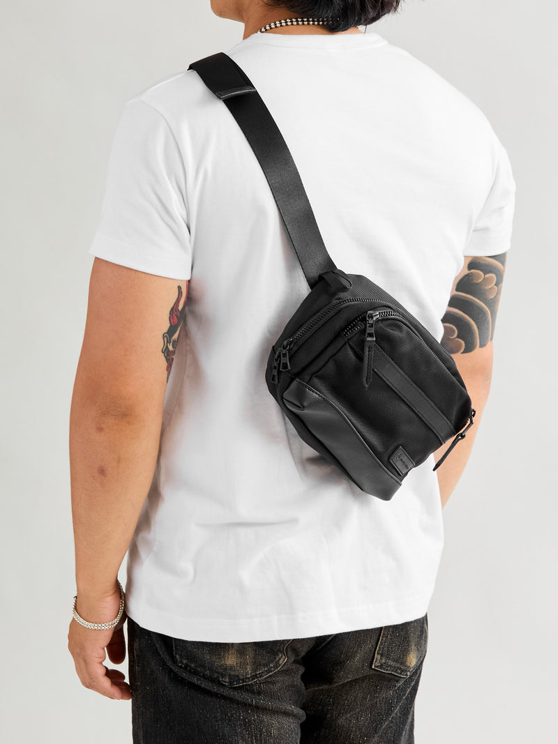 Explorer Sling Bag in Black