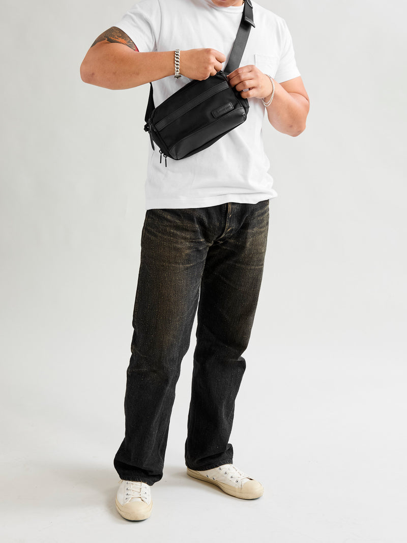 Explorer Sling Bag in Black