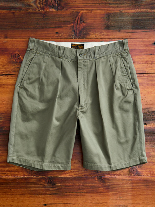 Pleated Military Chino Shorts in Olive