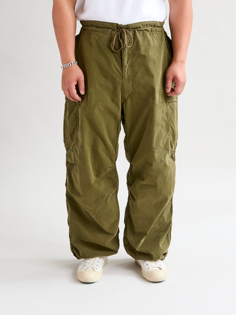 Cotton Nylon Darted Cargo Pants in Olive