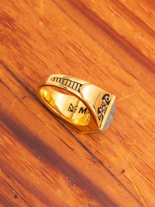 Collegiate Ring in Gold/Labradorite