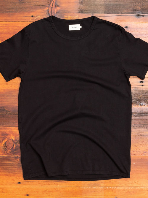 Basis T-Shirt in Black